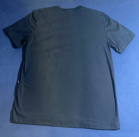 Camiseta Adidas preta costas