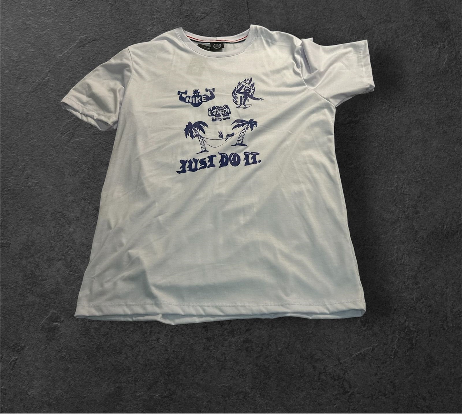 Camiseta Just em destaque