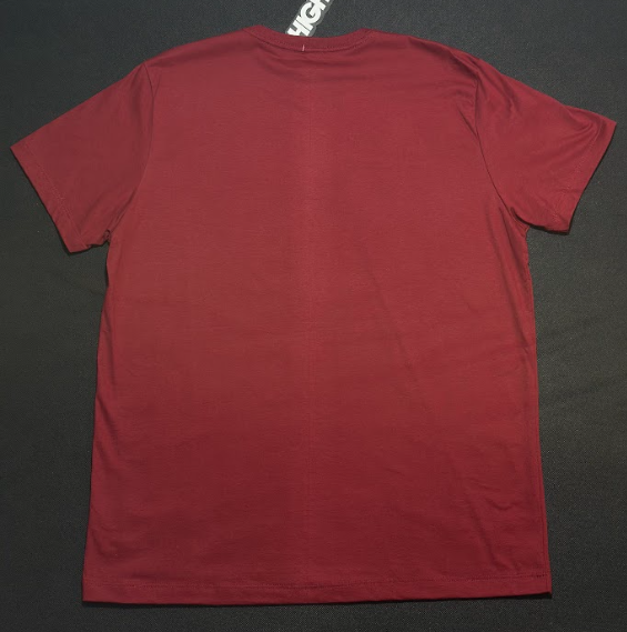 Camiseta vermelha costas