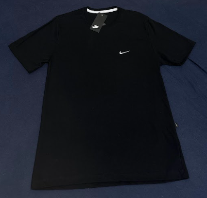 Camiseta Nike preta frente